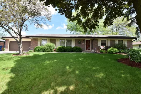 9512 W Rochelle, Milwaukee, WI 53224
