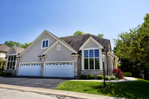 401 Meadowdale, Waukesha, WI 53188