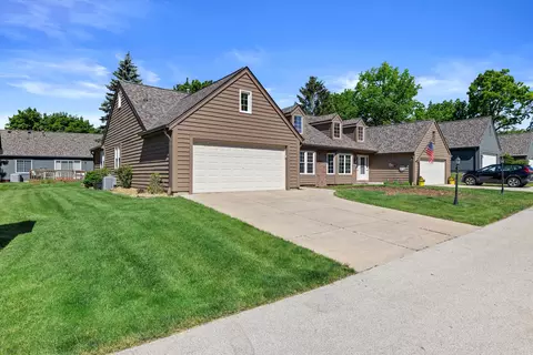 3713 S Bayberry, Greenfield, WI 53228