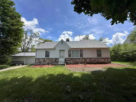 3721 Maple, Burlington, WI 53105