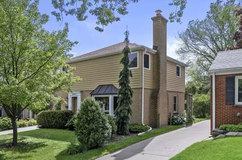 6261 N Bay Rdg, Whitefish Bay, WI 53217