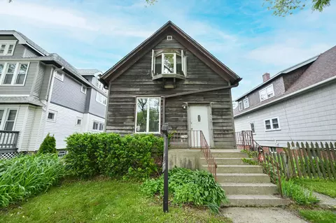 2366 N Bremen #2366A, Milwaukee, WI 53212