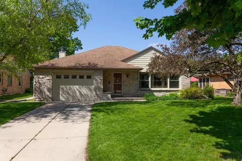 2923 S Stratton, West Allis, WI 53219
