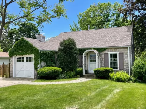 104 Darwin, Lake Geneva, WI 53147