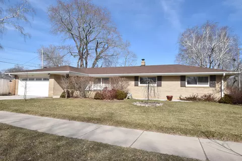 600 Carlton, Racine, WI 53402