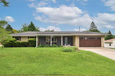 2434 N 115th, Wauwatosa, WI 53226