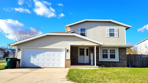 700 Oakfield, West Bend, WI 53090