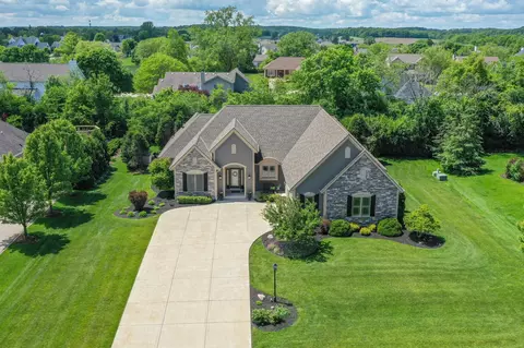 6125 S Conservancy, New Berlin, WI 53151