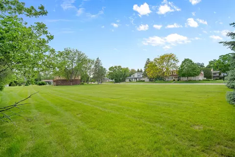 837 Old Tower, Oconomowoc, WI 53066