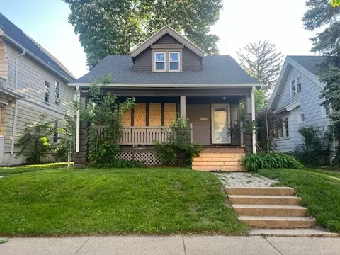 2557 N 44th, Milwaukee, WI 53210