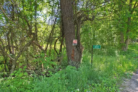 38547 Genesee Lk, Summit, WI 53066