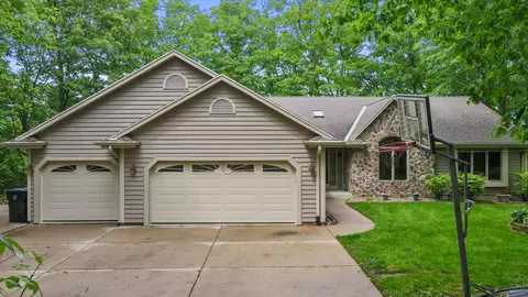 s106w22690 River, Vernon, WI 53103