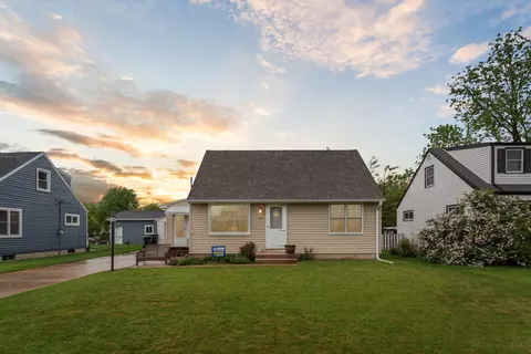 624 Lakeview, South Milwaukee, WI 53172