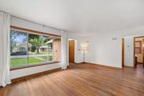 4912 N 66th, Milwaukee, WI 53218