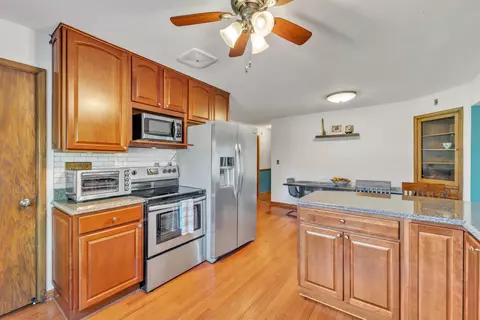 11421 W Abbott, Hales Corners, WI 53130