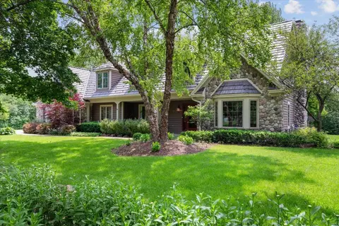 4449 W Madero, Mequon, WI 53092