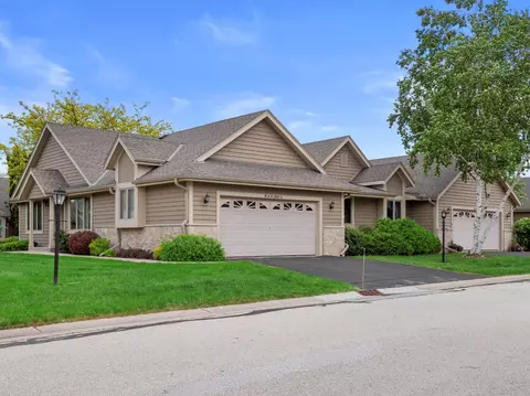 n24w24036 Stillwater #A, Pewaukee, WI 53072
