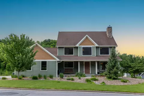 2484 Spring Hl, Onalaska, WI 54650
