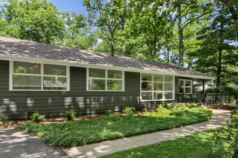 870 Brickley, Fontana, WI 53125