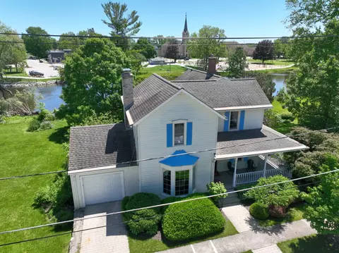 121 S S Riv, Waterford, WI 53185