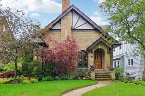 627 E Carlisle, Whitefish Bay, WI 53217