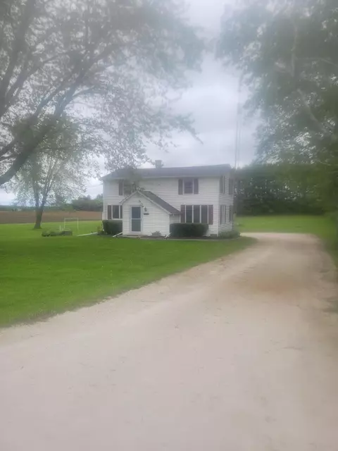 6023 Old Q, Kossuth, WI 54220