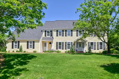 10633 N Riverlake, Mequon, WI 53092