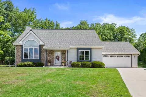 534 Fox River Hls, Waterford, WI 53185