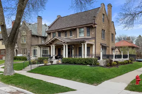 3004 N Hackett, Milwaukee, WI 53211