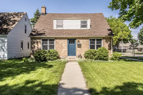 2979 N 79th, Milwaukee, WI 53222