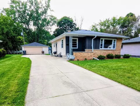 434 Garland, Waukesha, WI 53188
