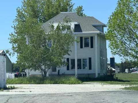 4625 E Hillcrest, Two Rivers, WI 54241