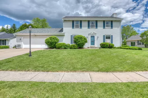 1212 Turnberry, Pewaukee, WI 53072