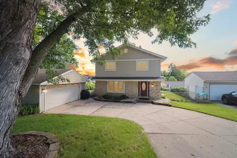 213 Willow, Hartland, WI 53029