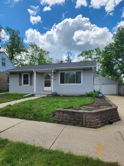 929 Chicago, Waukesha, WI 53188