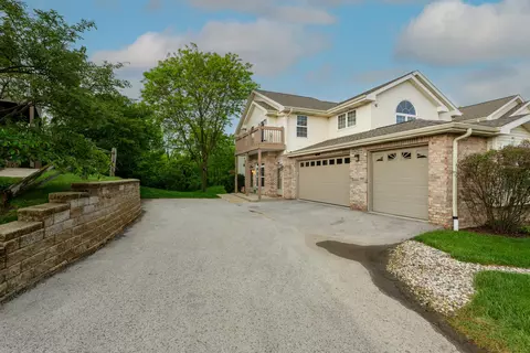 9237 S 51st, Franklin, WI 53132