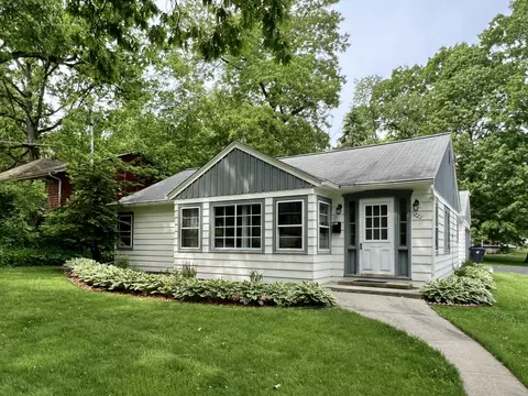 221 1st, Pewaukee, WI 53072