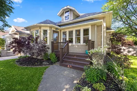 2202 N 68th, Wauwatosa, WI 53213