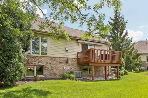 7027 S Fieldstone, Franklin, WI 53132