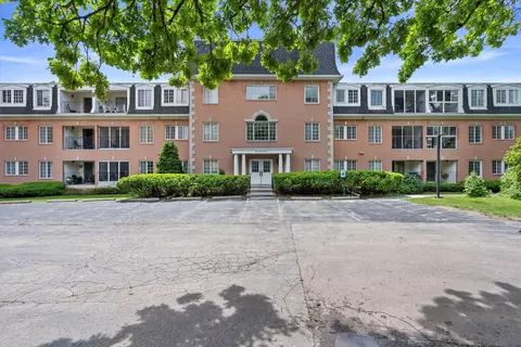 12980 W Bluemound #108, Elm Grove, WI 53122