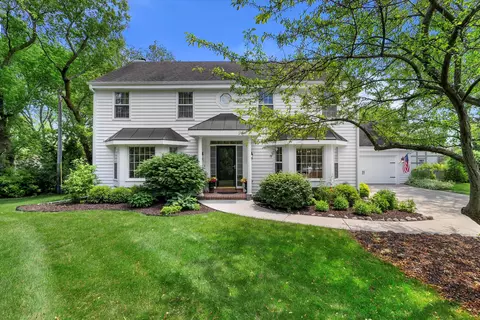 230 Bel Aire, Thiensville, WI 53092
