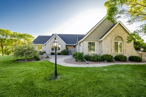 733 Charolais, Slinger, WI 53086