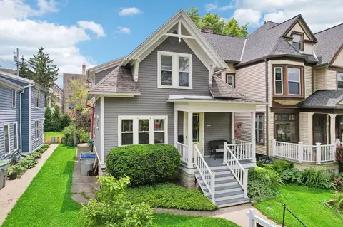 1019 E Kewaunee, Milwaukee, WI 53202