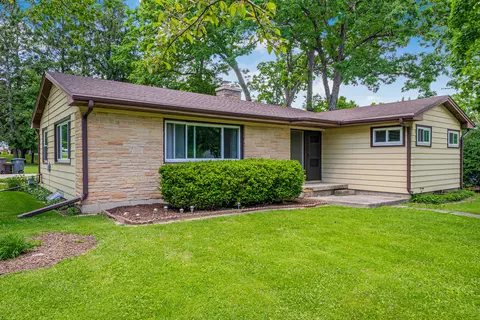 337 W South, Lake Geneva, WI 53147
