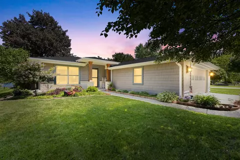 2504 Wallace Lk, Barton, WI 53090