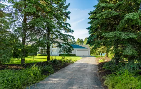 2070 Ridge, Lake Geneva, WI 53147
