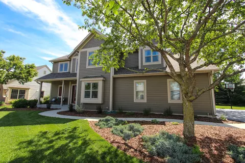 1847 Wellsprings, Oconomowoc, WI 53066