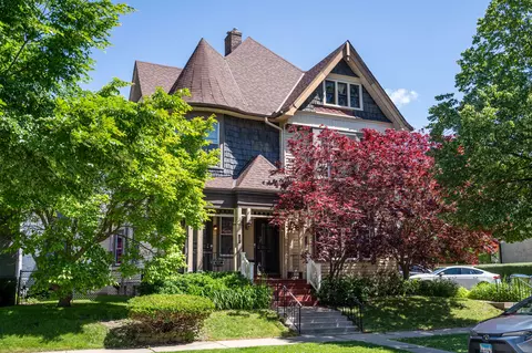 1006 E Kewaunee #1008, Milwaukee, WI 53202