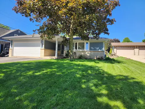 2469 S 92nd, West Allis, WI 53227
