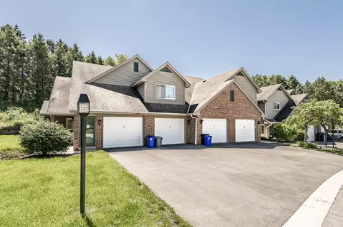 18475 Brookfield Lk #81, Brookfield, WI 53045